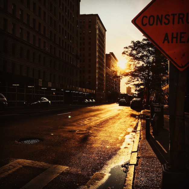 写真 夕暮れの道