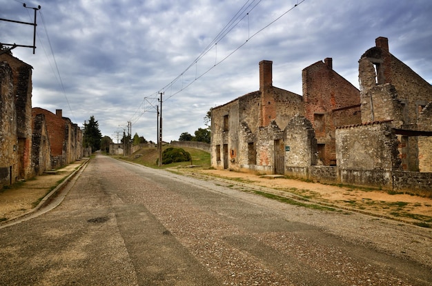 Foto strada di edifici contro il cielo in città