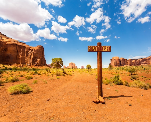 Road closed sign in monuments valley.