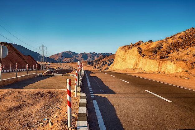 Photo road in the desert in egypt freeway highway through the desert