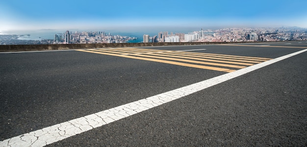 道路の地面と都市の建築景観