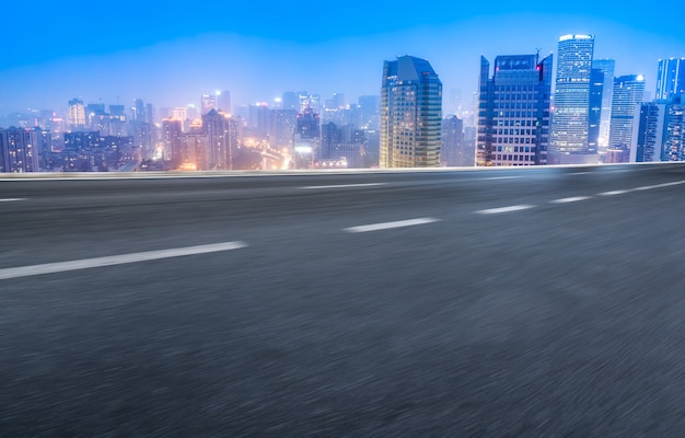 道路の地面と都市の建築景観