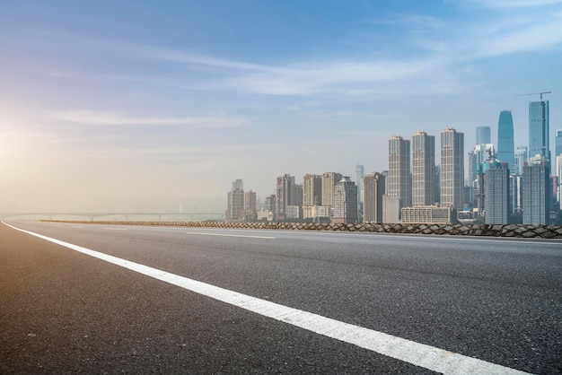 道路の地面と都市の建築景観