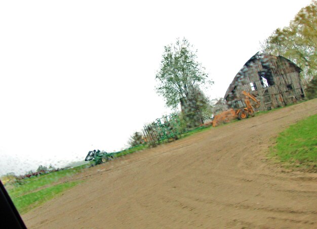 Photo road passing through country road