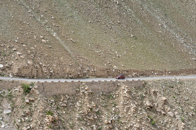 写真 インド北部ヒマラヤ地域への道