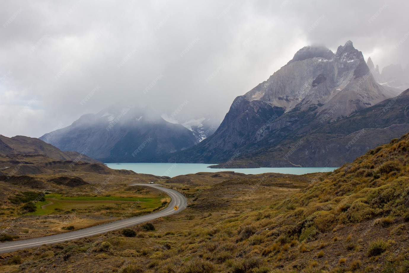 Premium Photo | Road to the viewpoint los cuernos torres del paine