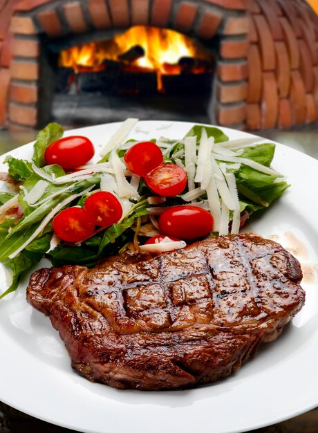 Roast beef with vegetables and rice