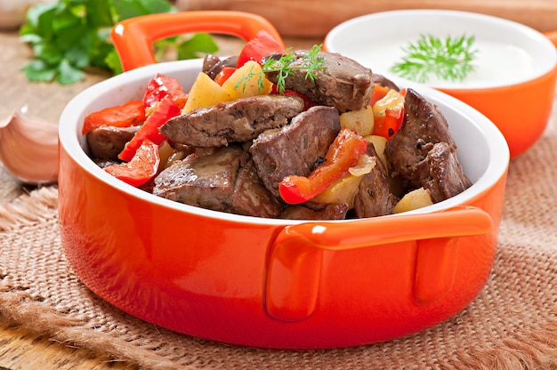 Roast chicken liver with vegetables