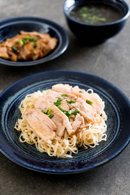 roast chicken noodle