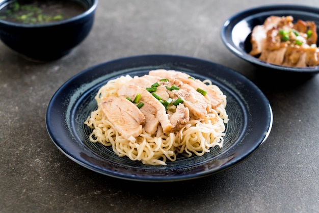 ローストチキンヌードル