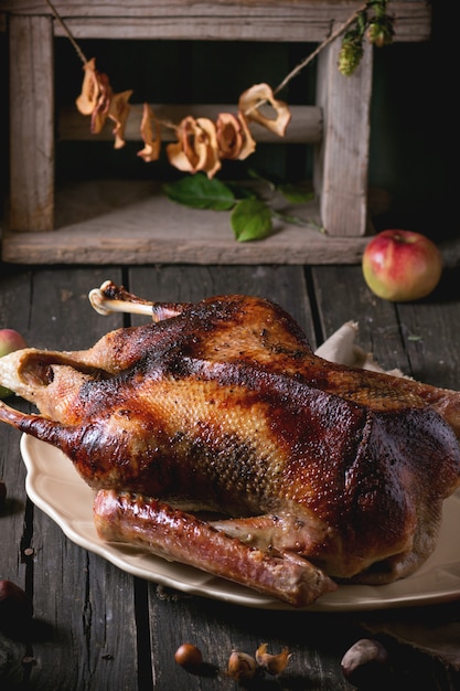 Roast goose with apples