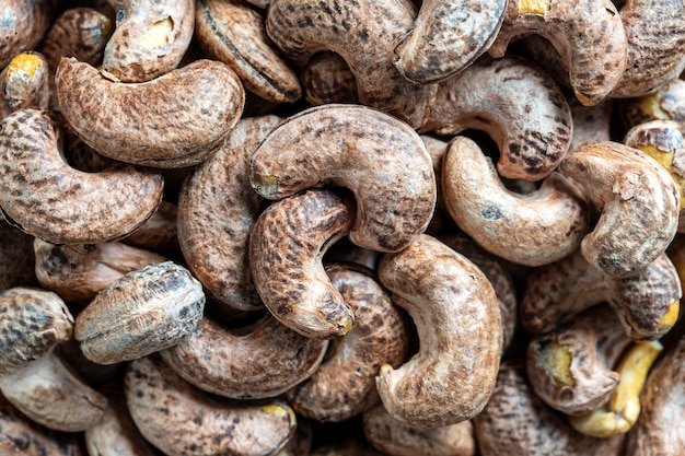 Roasted cashew nuts with shell