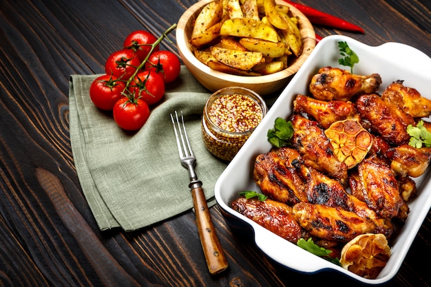 Roasted chicken wings with herbs