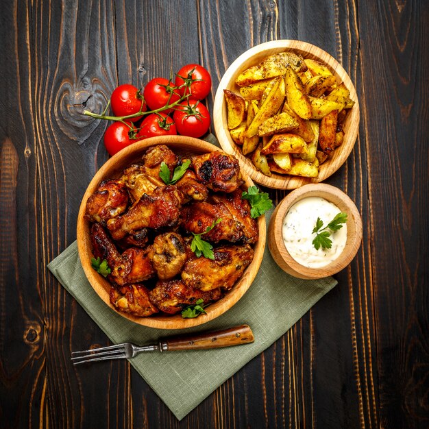 Roasted chicken wings with herbs