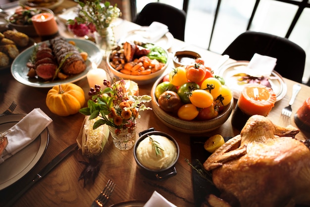 Roasted Turkey Thanksgiving Table Setting Concept