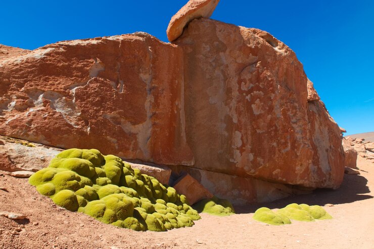 Photo rock formation against sky on sunny day