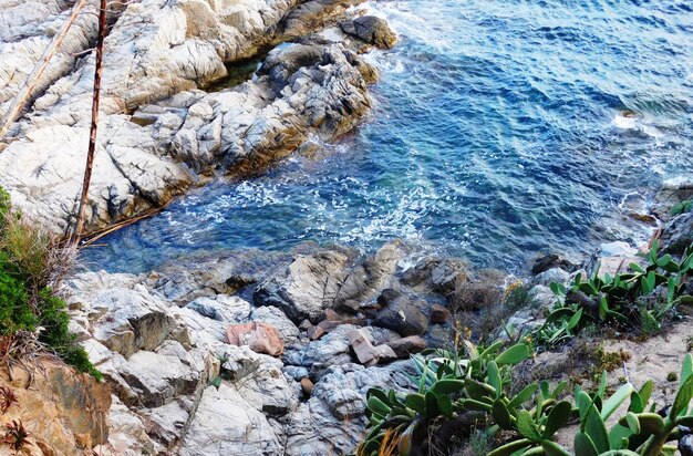 Foto formazione rocciosa in mare