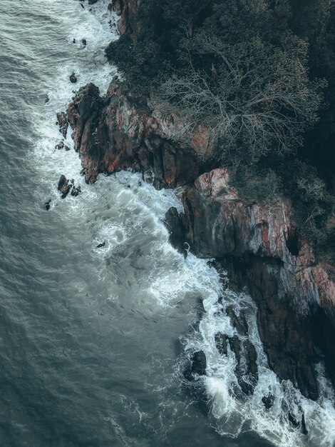 Photo rock formation in sea