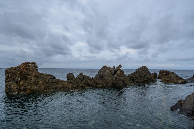 Photo rock formations above the atlantic