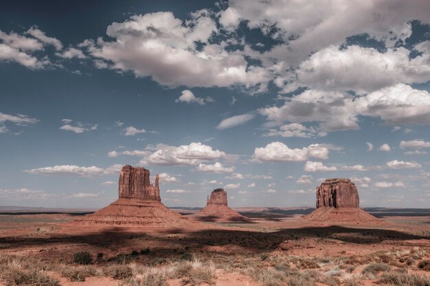 Photo rock formations in a desert