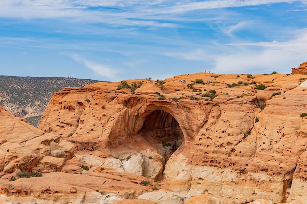 Photo rock formations on landscape against cloudy sky