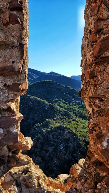 Foto formazioni rocciose sul litorale