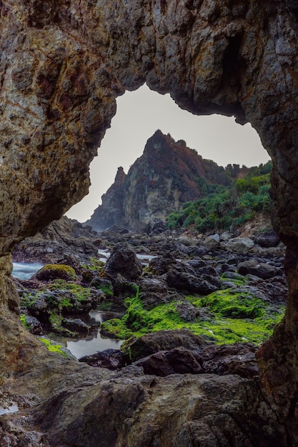 Photo rock formations in water