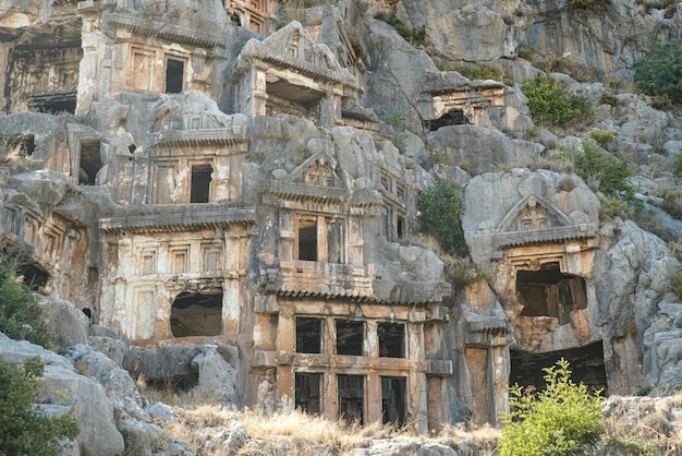 Demre Antalya Turkiye에 있는 Myra 고대 도시의 암석 무덤