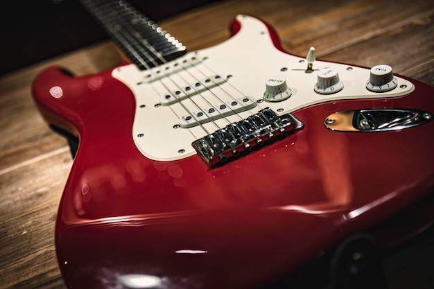 Photo rocking red and white electric guitar