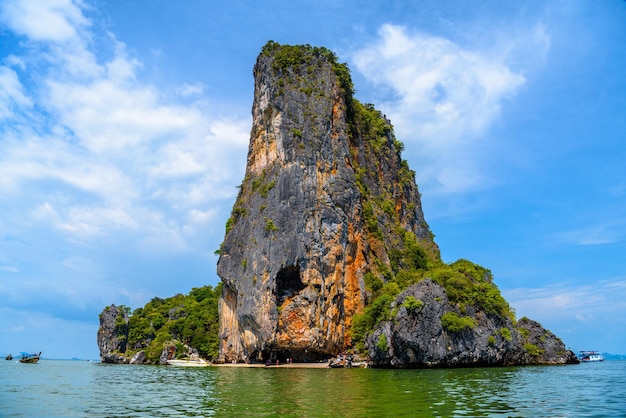 Скалы на острове Джеймса Бонда Khao Phing Kan Ko Tapu Ao Phangng