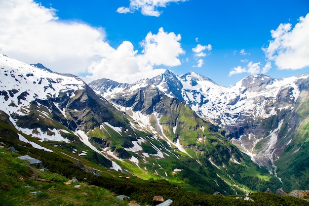 Пейзаж скалистой горы, Альпы, Австрия. Grossglockner. Вид на горы.