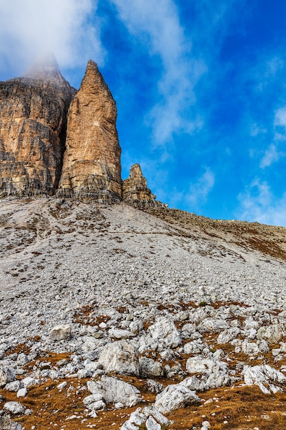 Tre Cime di Lavaredo公園、ドロミテ、イタリアのロッキー山脈ビュー