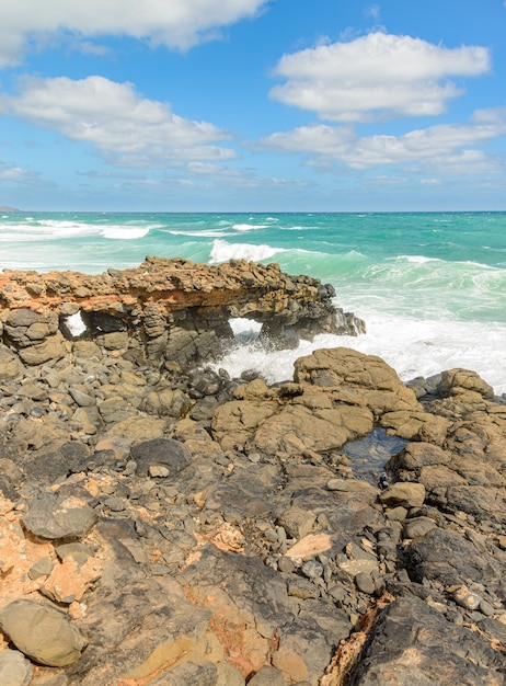 Costa rocciosa a capo verde