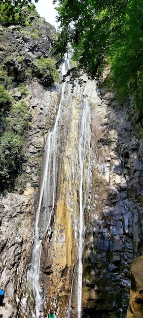 Photo rocky waterfall