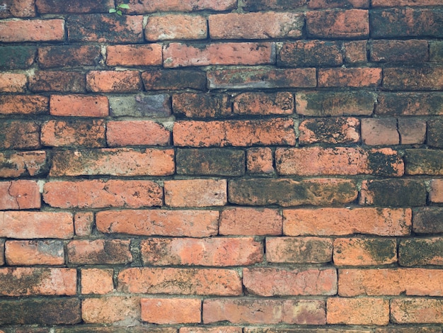 Rode bakstenen muur.