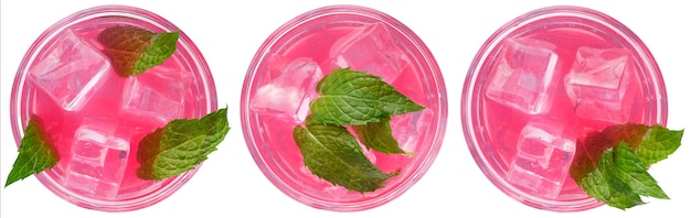 Rode en roze cocktail met ijs en munt