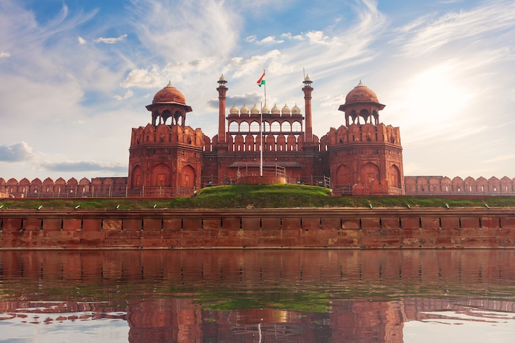 Rode Fort van India, Delhi, beroemde Fort zonnige dag uitzicht.