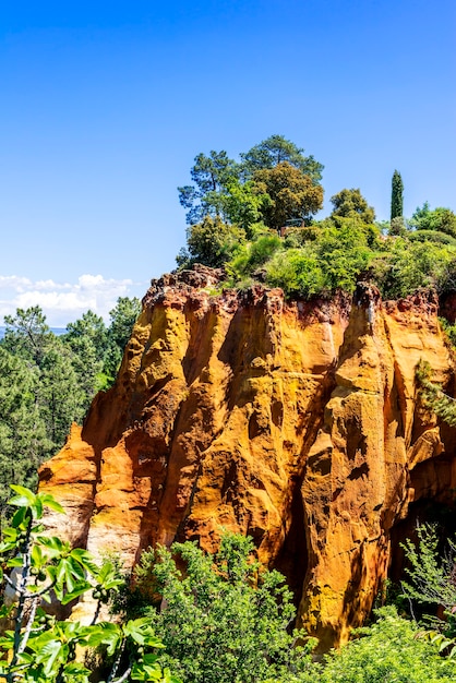 Rode kliffen in Roussillon (Les Ocres), Provence, Frankrijk