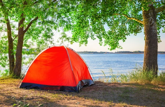 Rode toeristentent op meer in de zomer