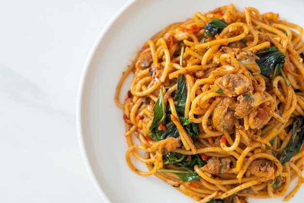 Roergebakken Spaghetti met Clam en Chilli Paste - Fusion food style