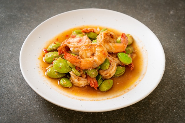 Roergebakken Twisted Cluster Bean with Shrimp - Thai food style