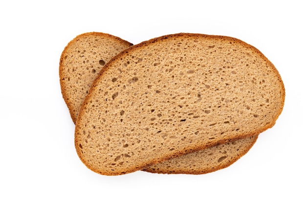 Roggebrood geïsoleerd op een witte achtergrond.