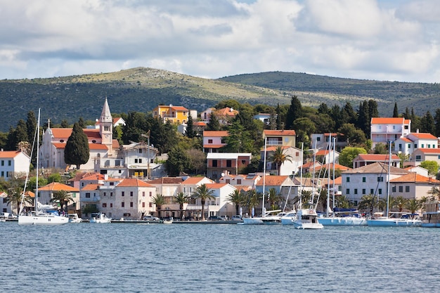 Rogoznica Kroatië uitzicht vanaf de zee