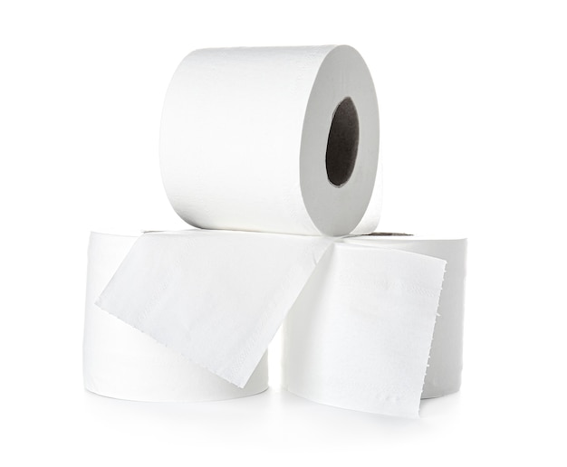 Rollen toiletpapier op wit