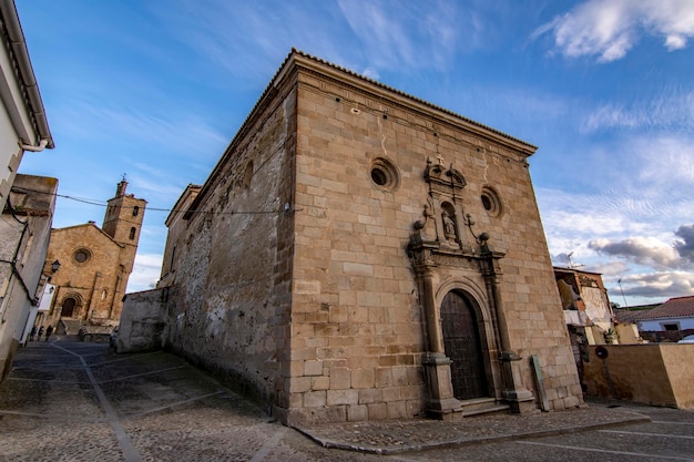 Romaanse kerk van San Pedro in alcantara Spanje