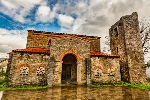 Romaanse kerk van santa maria de bendones