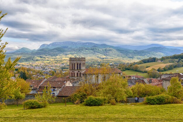 フランスのピレネー山脈のローマ教会