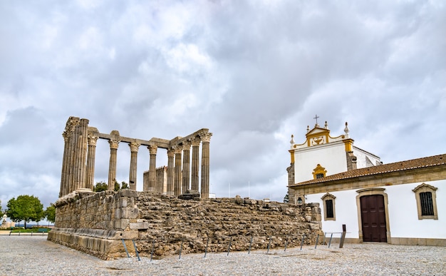 Il tempio romano di evora, patrimonio mondiale dell'unesco in portogallo