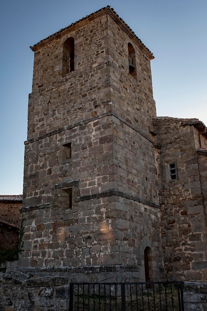 Arroyal de los Carabeos에 있는 로마네스크 양식의 San Andres 교회
