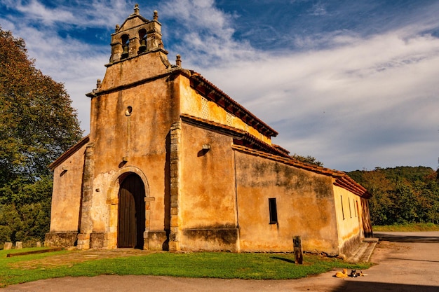 Романская церковь Сан-Сальвадор-де-Приеска